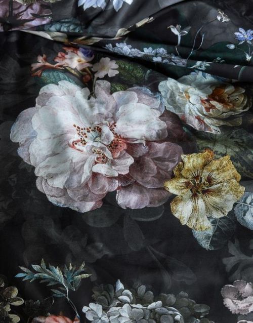 Essenza Fleur Festive Blooming Black dekbedovertrek kopen